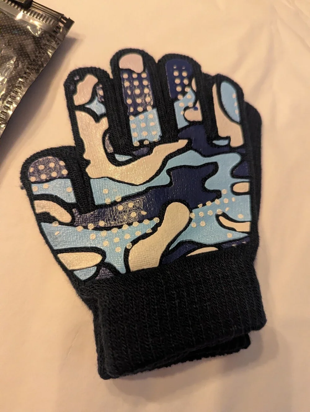 Luther Pike Seattle 3-Pack Magic Stretch Gloves Boys Dinosaur, Camo, Trucks New
